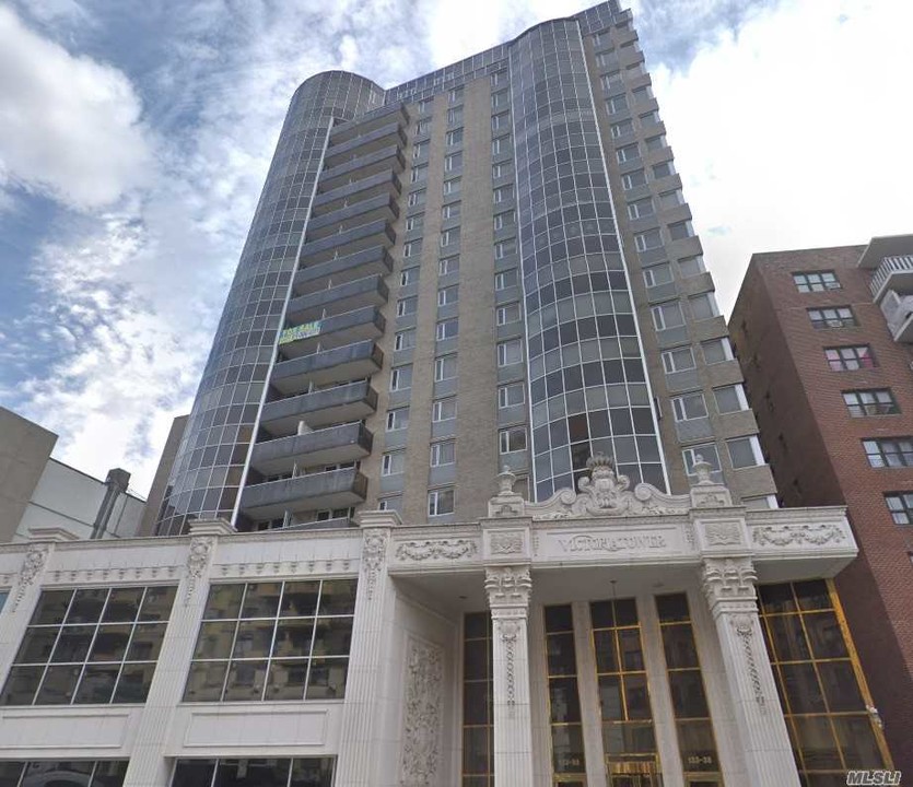 133-38 Sanford Ave in Queens, NY - Foto de edificio