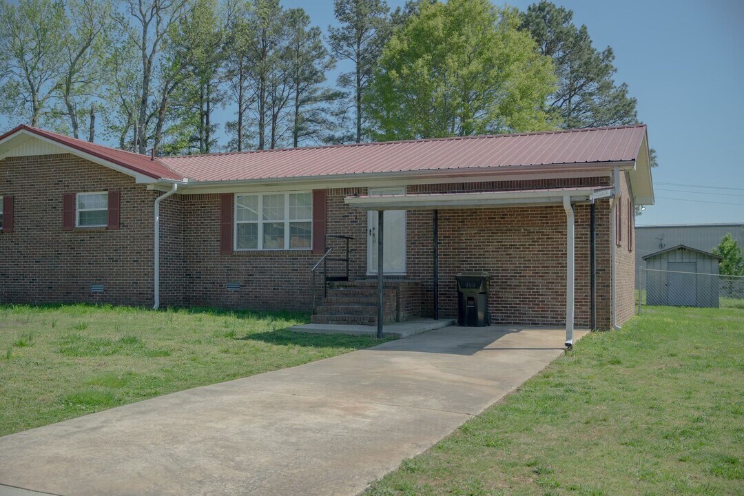 814 Mark St SW in Cullman, AL - Building Photo