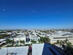 5350 NW 84th Ave in Doral, FL - Building Photo - Building Photo