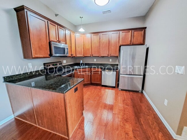 3031 Grand Ave in Des Moines, IA - Building Photo - Building Photo