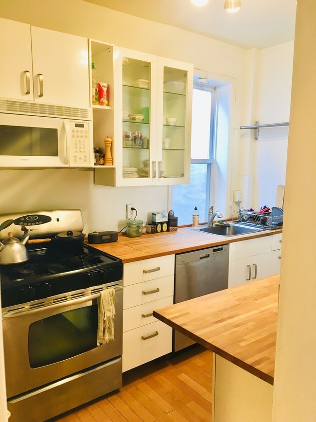 90 Waldo Ave, Unit 2 in Jersey City, NJ - Building Photo - Building Photo