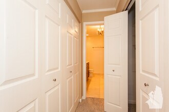 2017 N Lincoln Ave, Unit F in Chicago, IL - Building Photo - Building Photo