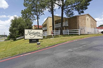 Huntington Hills Apartments in Longview, TX - Foto de edificio - Building Photo