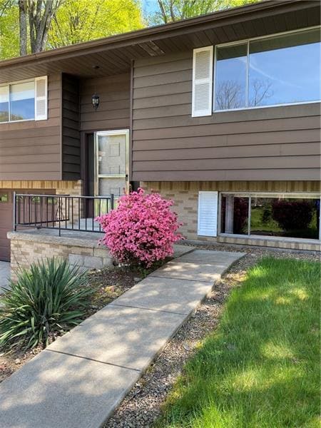 property at 214 Maplewood Dr