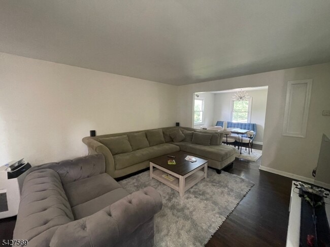 1065 Sayre Rd S in Union, NJ - Building Photo - Building Photo