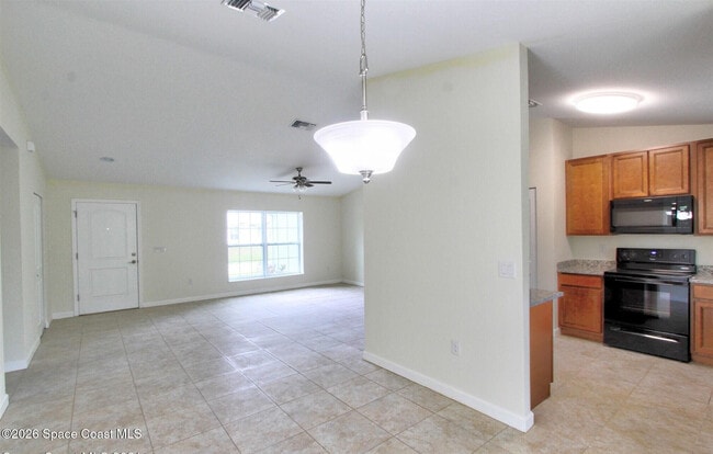 1048 Hunt St NW in Palm Bay, FL - Building Photo - Building Photo