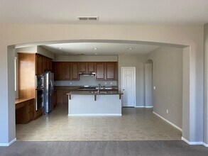 33996 Galleron St in Temecula, CA - Building Photo - Building Photo