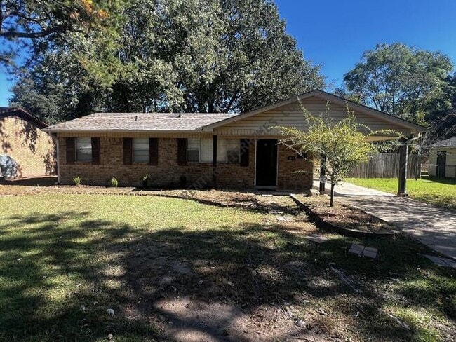 property at 404 Live Oak Dr