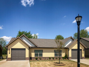 Cedar Springs in Prairie Grove, AR - Foto de edificio - Building Photo