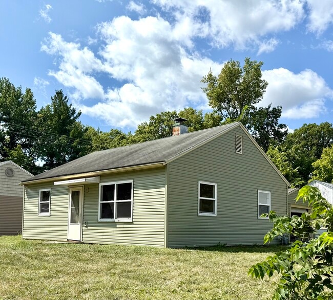 property at 1301 S Cottage Grove Ave