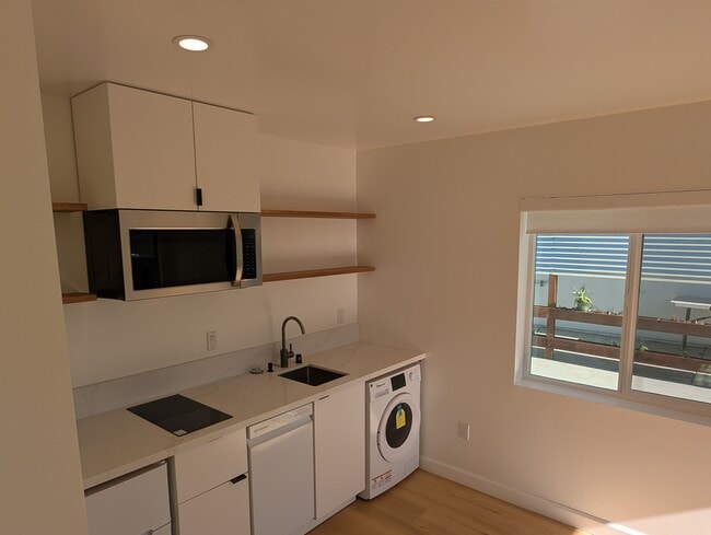 property at 218 W Tiller Ave