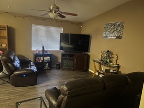 1902 E Monte Verde Ave in Visalia, CA - Building Photo - Building Photo