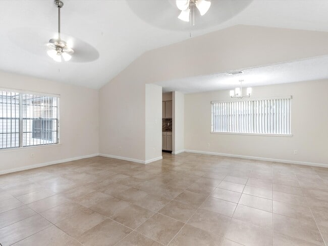 13515 Wimbledon Oaks Dr