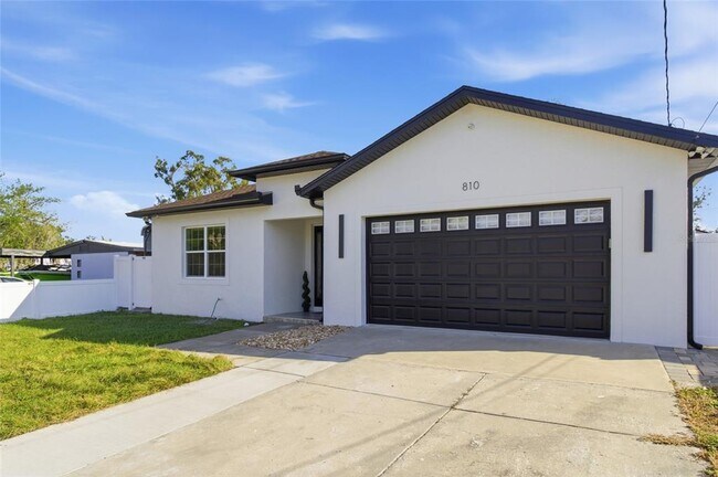 810 W Whatley Pl in Tampa, FL - Building Photo - Building Photo