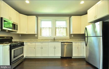 11 Irving Pl in Pikesville, MD - Building Photo - Building Photo