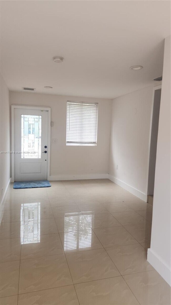 12535 NE Miami Pl in North Miami, FL - Building Photo - Building Photo