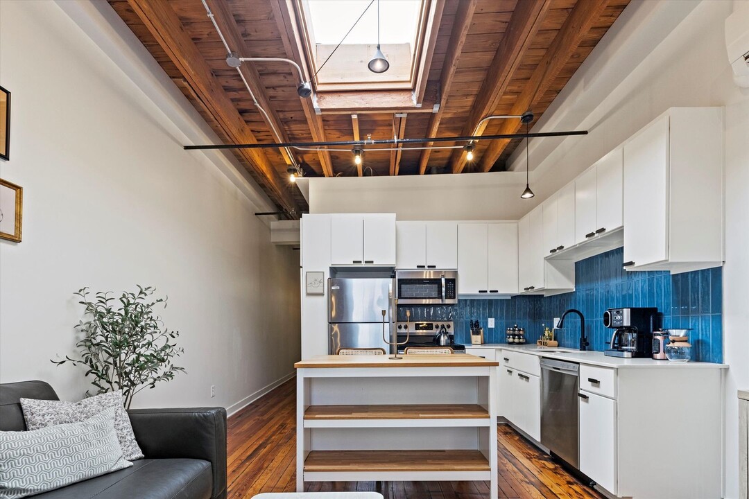 1523 Oak St in Kansas City, MO - Building Photo