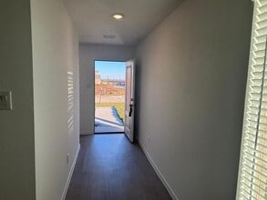 7505 Fenton Pkwy in Pilot Point, TX - Building Photo - Building Photo