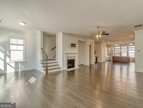 1135 Provence Ln in Decatur, GA - Foto de edificio - Building Photo
