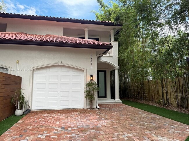 property at 2921 SW 30th Ct
