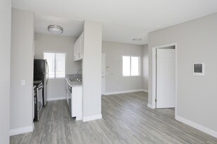 Campus Village Apartments in San Diego, CA - Building Photo