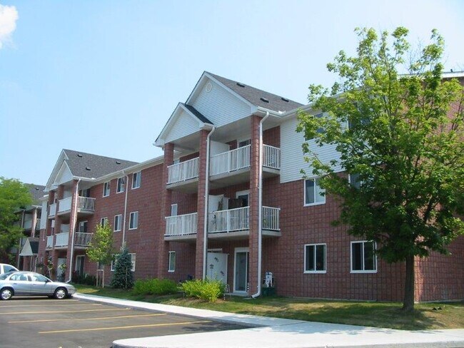 168 Victoria St S