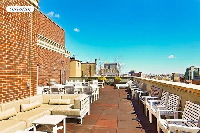 4126 27th St in Queens, NY - Building Photo - Building Photo