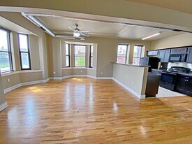 1626 Cuming St in Omaha, NE - Building Photo