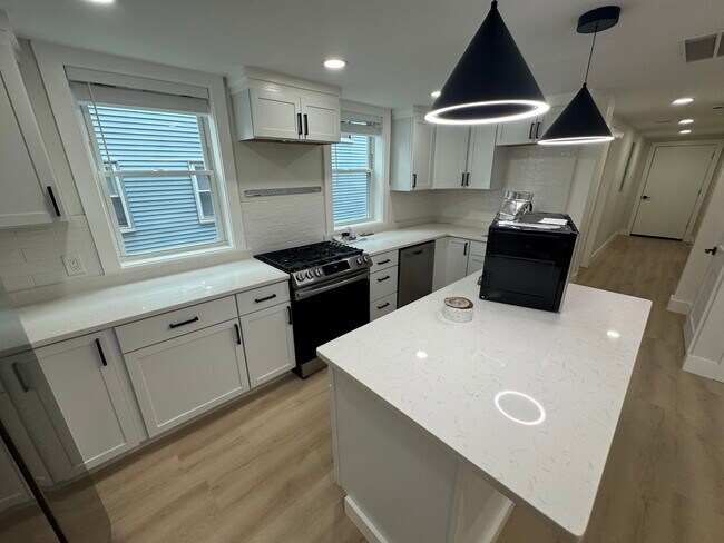 47 Brackett St, Unit 1