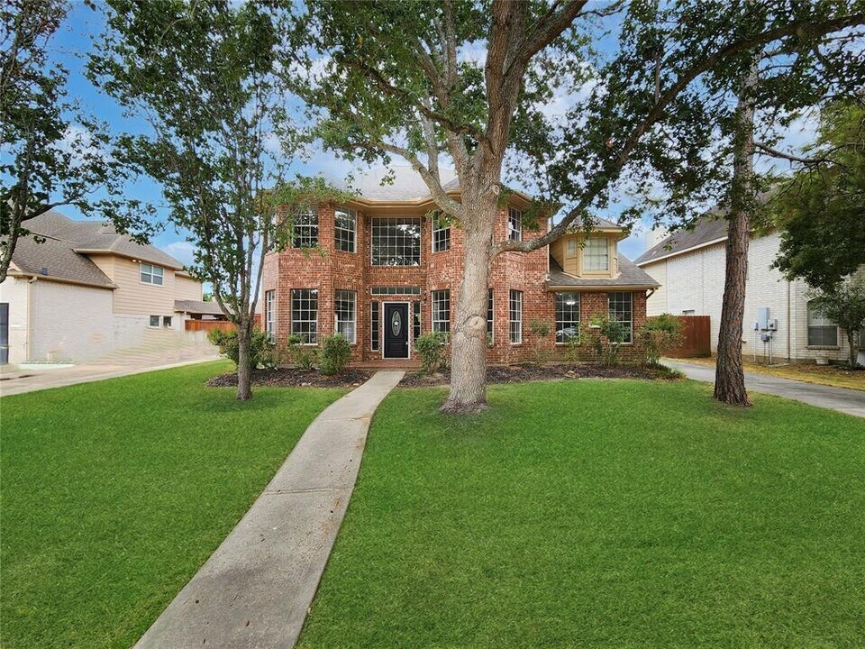 2546 Acadiana Ln in Seabrook, TX - Building Photo