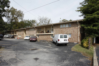 Hermitage House Apartments in Hermitage, TN - Building Photo - Building Photo