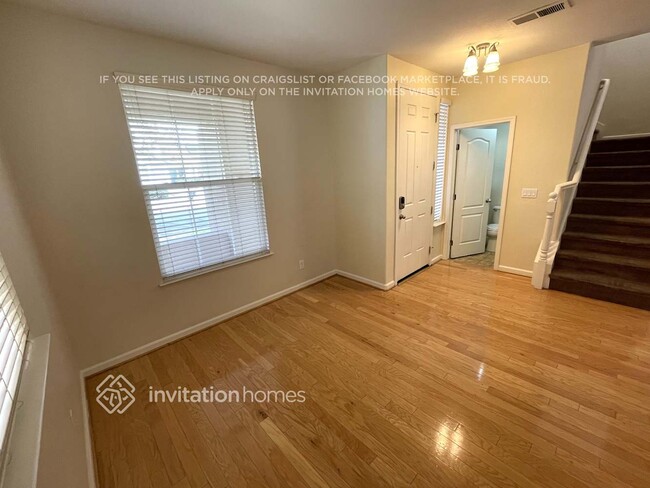 914 Oxford Ln in Brentwood, CA - Foto de edificio - Building Photo