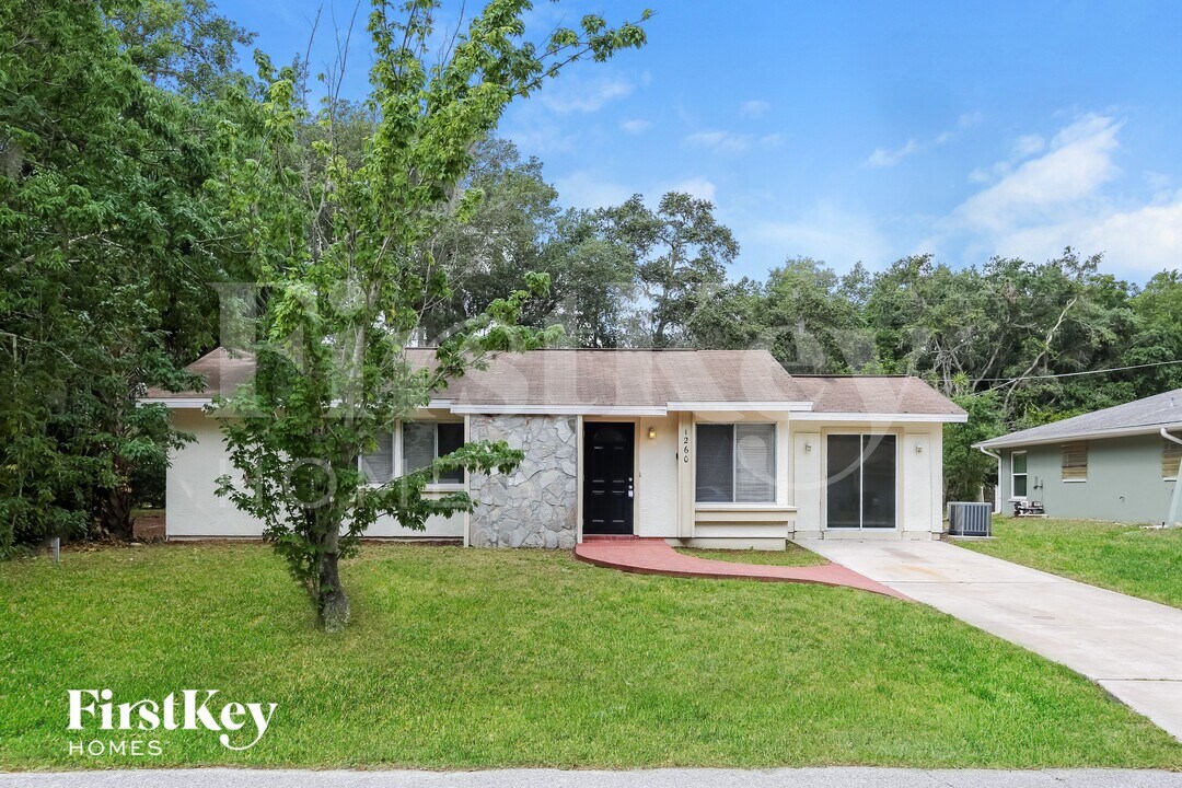 1260 Sheridan Dr NW in Port Charlotte, FL - Foto de edificio