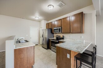 7575 Forest Meadows Ave in Colorado Springs, CO - Foto de edificio - Building Photo