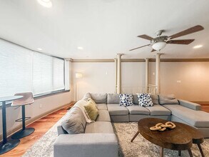 602 S Front St in Philadelphia, PA - Foto de edificio - Building Photo