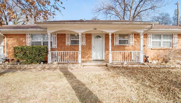 1301 Hazelwood Dr in Midwest City, OK - Building Photo