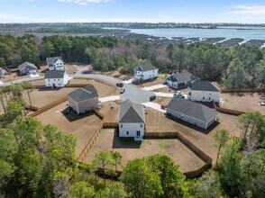 322 Royal Eagle Ct in Sneads Ferry, NC - Building Photo - Building Photo