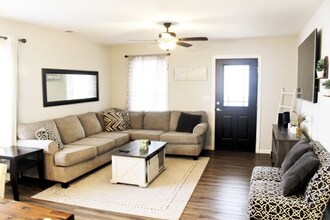 521 S New York Ave in Evansville, IN - Foto de edificio - Building Photo