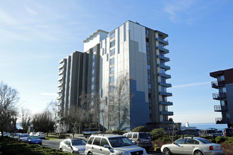 Harbor House in Seattle, WA - Building Photo - Building Photo