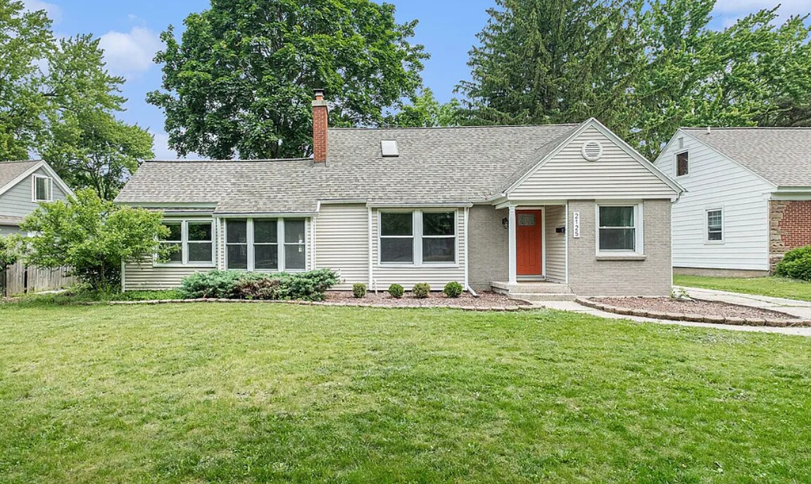 2125 Englewood Dr SE in Grand Rapids, MI - Building Photo