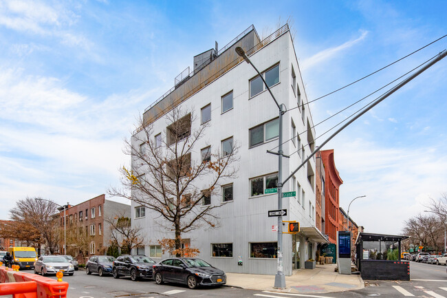 77-79 Grand St in Brooklyn, NY - Building Photo - Building Photo