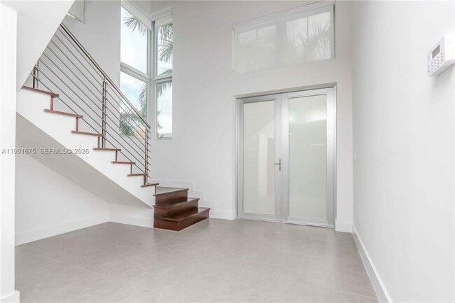 8250 NW 33rd Terrace in Doral, FL - Building Photo - Building Photo