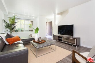 8025 Redlands St, Unit 22 in Playa Del Rey, CA - Building Photo - Building Photo