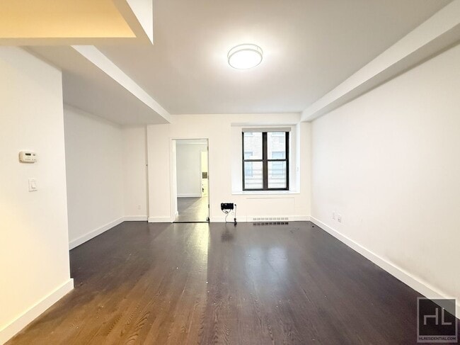 NO fee 1 bed 2 bath with laundry in unit -