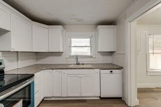 618 W Purnell St in Lewisville, TX - Foto de edificio - Building Photo