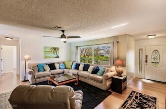 221 SE 6th St in Cape Coral, FL - Foto de edificio - Building Photo