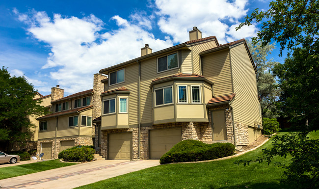 Columbine Meadows in Littleton, CO - Foto de edificio - Building Photo