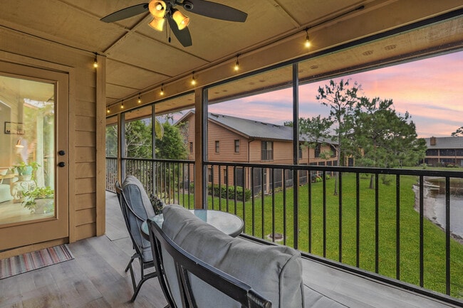 property at 122 SE Crestwood Cir