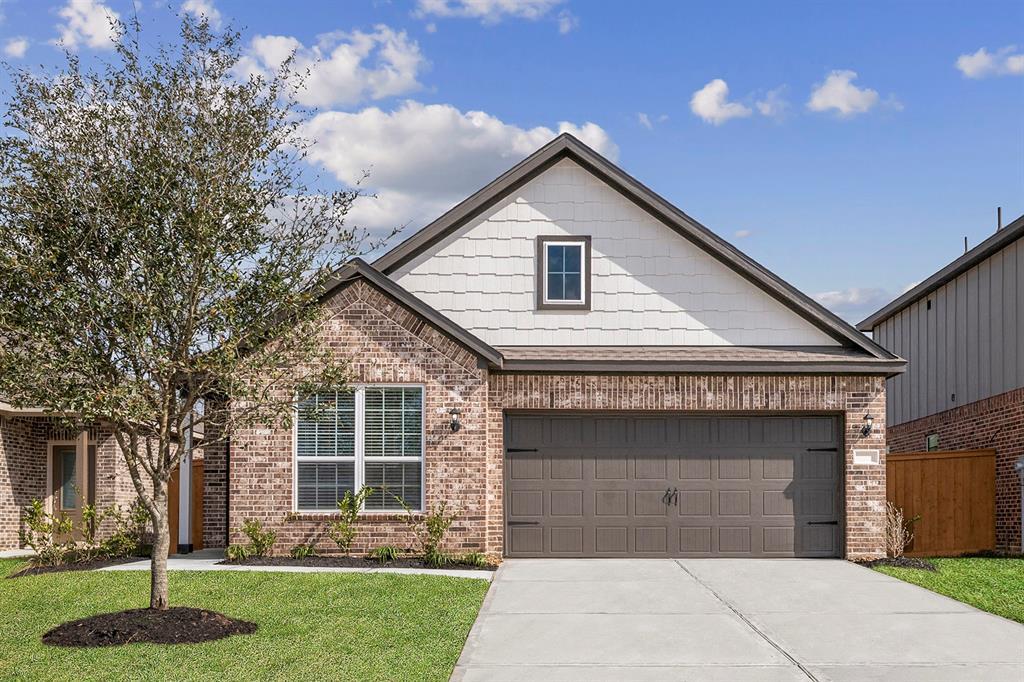 2530 Green Jasper Dr in Arcola, TX - Building Photo