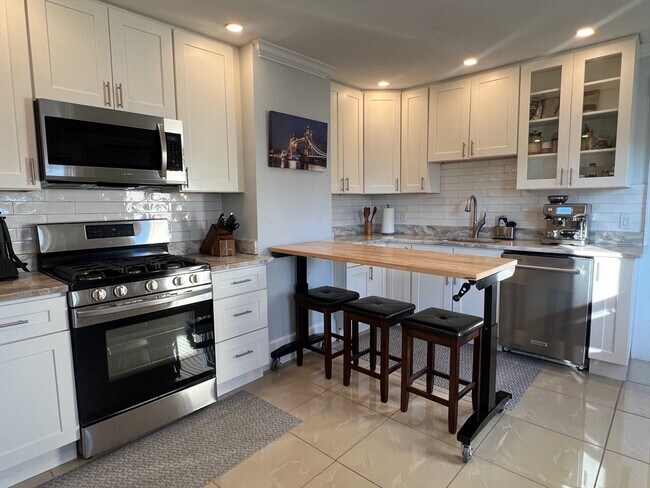 17 Emerson St in Wakefield, MA - Building Photo - Building Photo